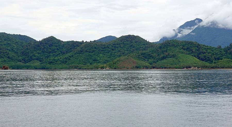 Approaching Capoas Bay