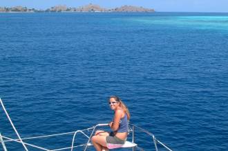 Amanda on the bow, approaching Subafor Ketjil