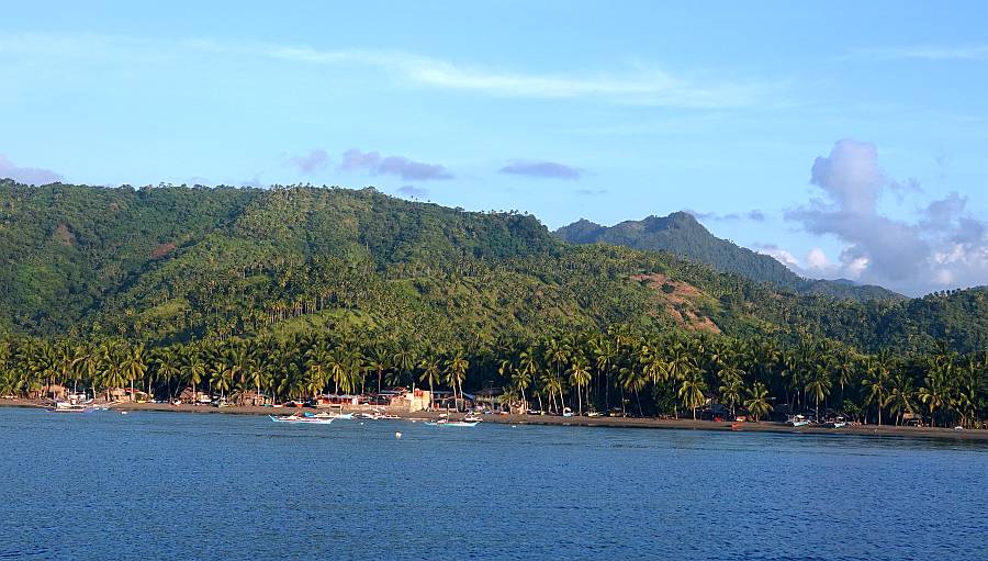 Baksal Cove, a typical sleepy village