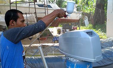 Baw sprayed the outboard cover silver, then over-coated it in clear