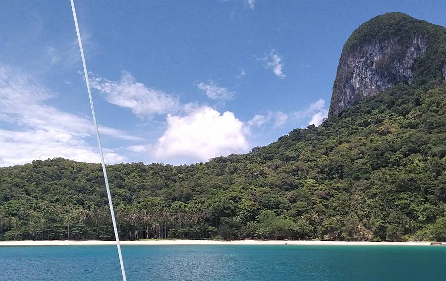 Long beach at Balinaod Bay (Cadlao West)