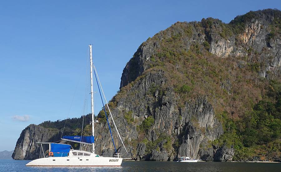 Magnificent cliffs in Corong Corong