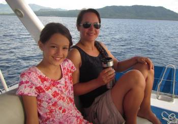 Hannah and Denise sailing with us to Banda!