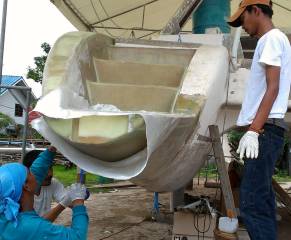 Wrapping a final sheet around the swim-platform