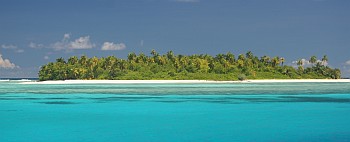 Blue skies, blue water. Classic Chagos.