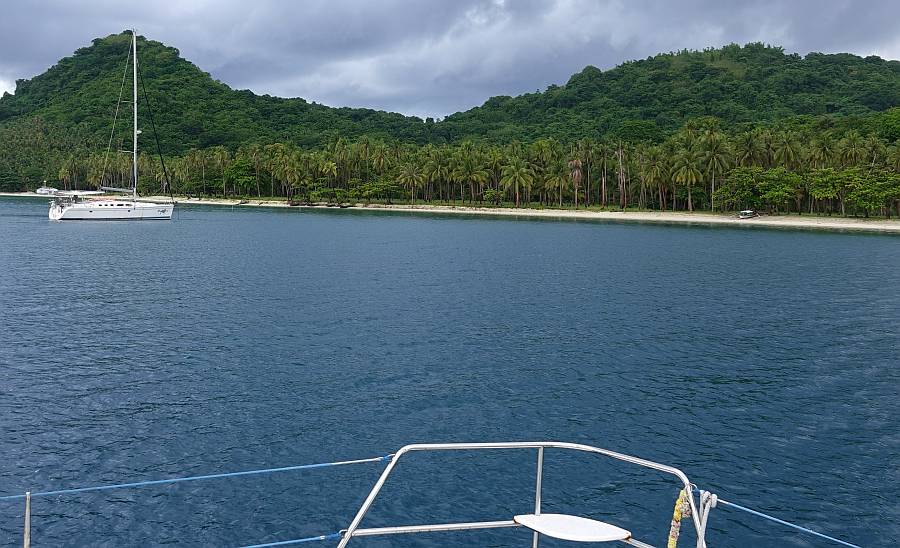 Screensaver anchored off Imuruan Island