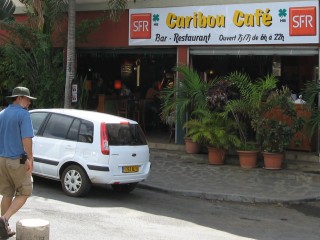 Cafe in Mamoudzou, with French priced lunches