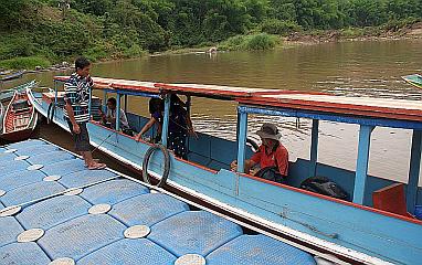 The long-boats were smaller than on the Mekong