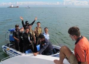 Jon welcoming the Tarakan officials