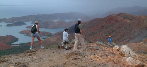 Sue, Sean, Tony, & Daniel hiking the ridge above Laguna Grande