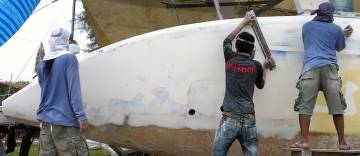 Lek, Baw, & Yoong working on the starboard sugar-scoop