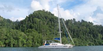 Ocelot anchored at beautiful Cockatoo Bay