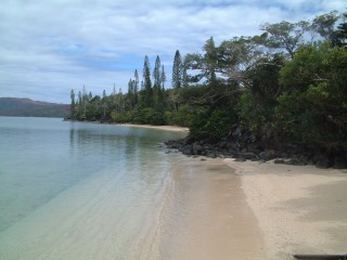 Sandy beach on Isle Casy, Prony Bay